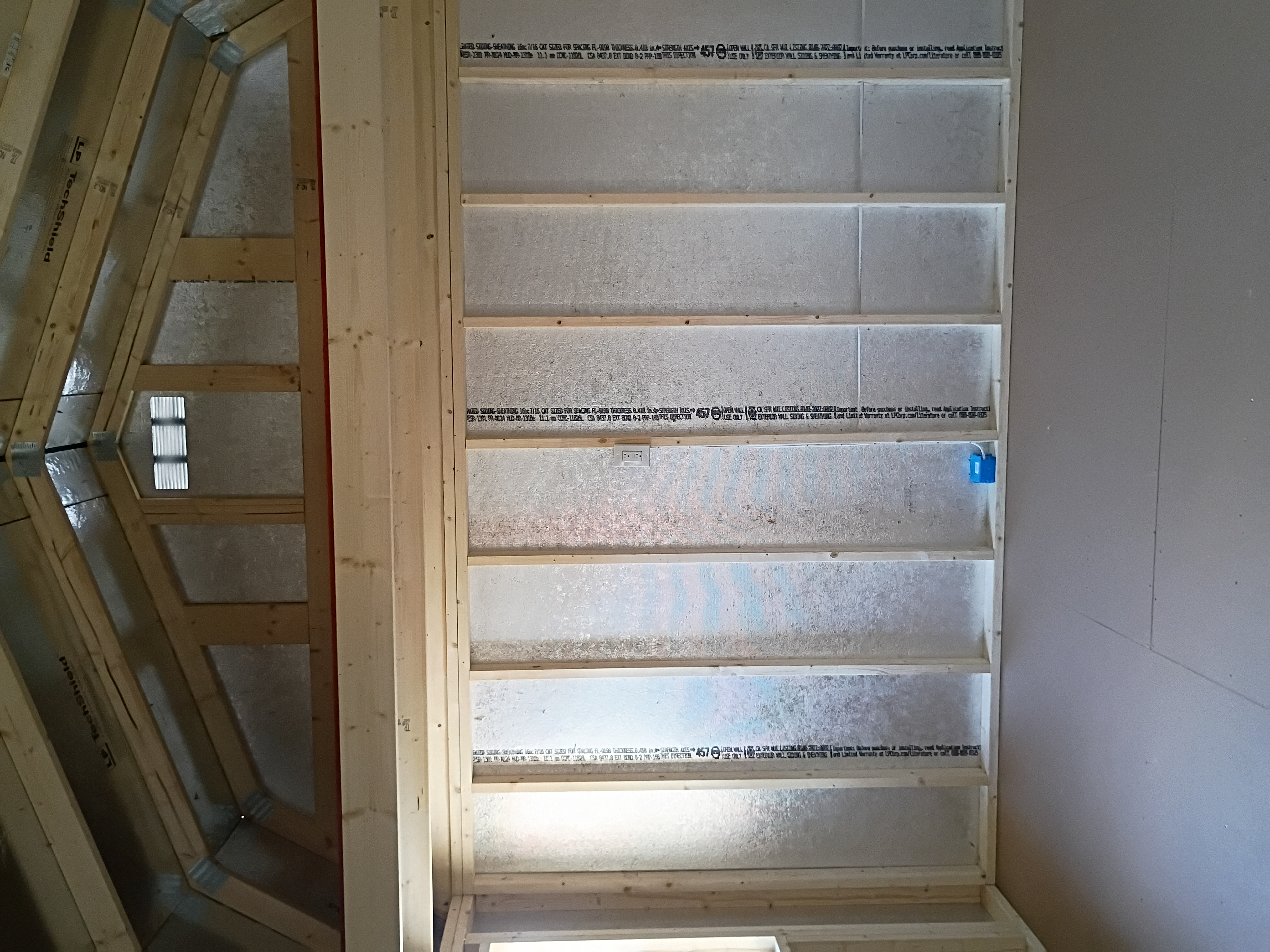 Thumbnail 5 for 12 x 16 Lofted Barn (Low Wall)