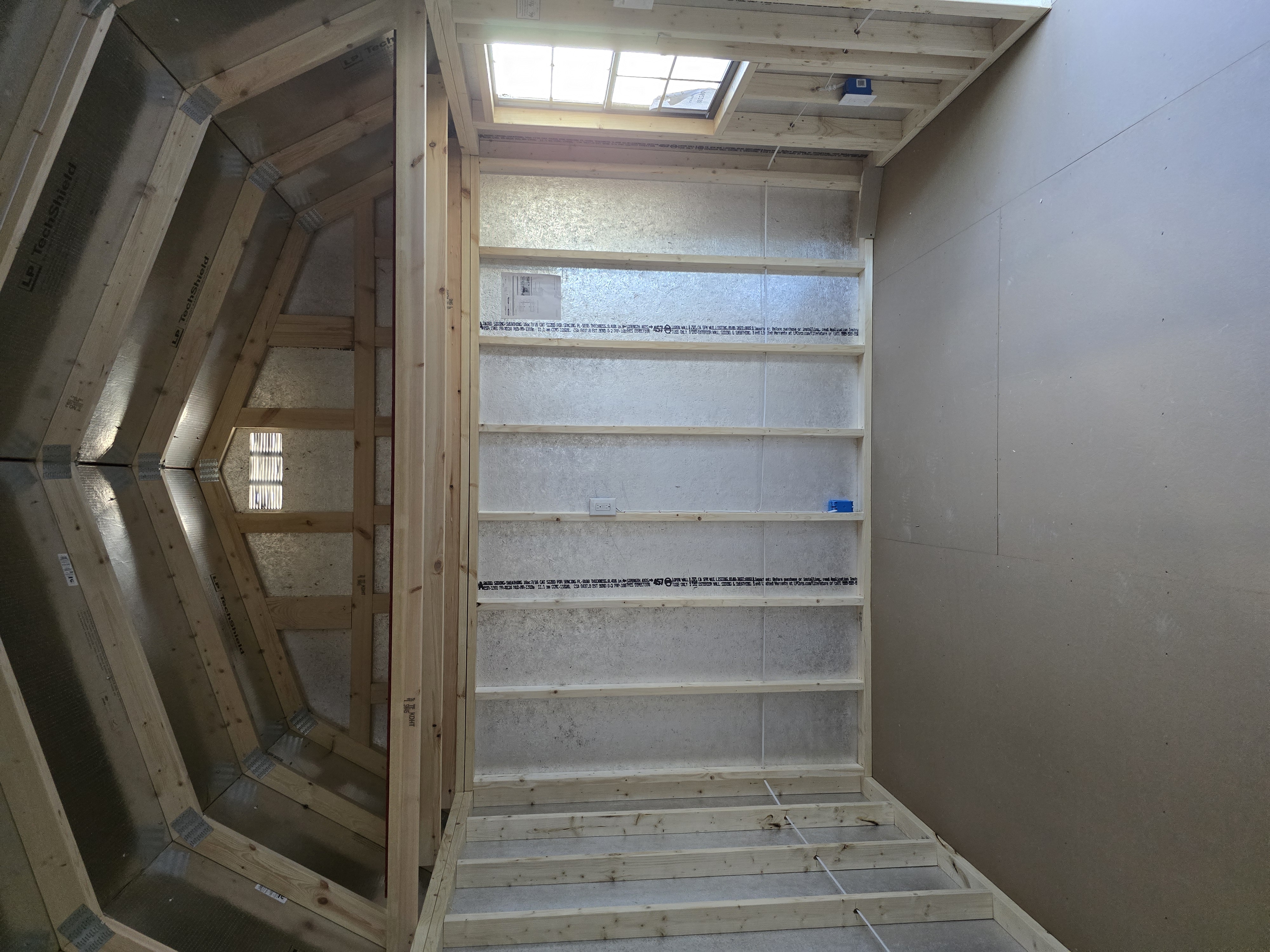 Thumbnail 3 for 10 x 16 Lofted Barn (Low Wall)
